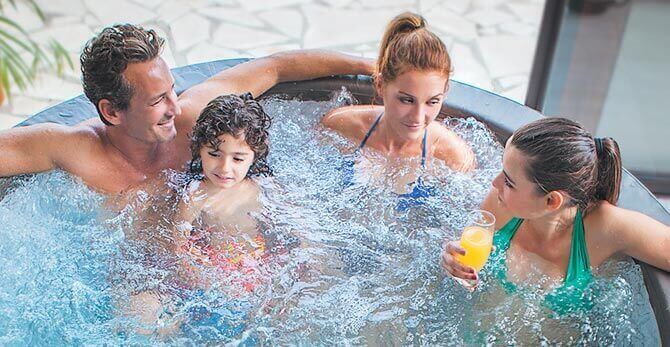 Détente dans un spa Netspa